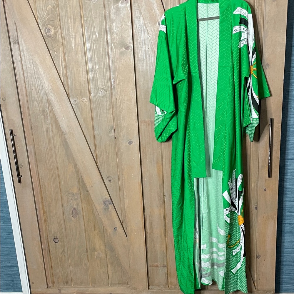 Source Unknown Green Kimono with Floral Design